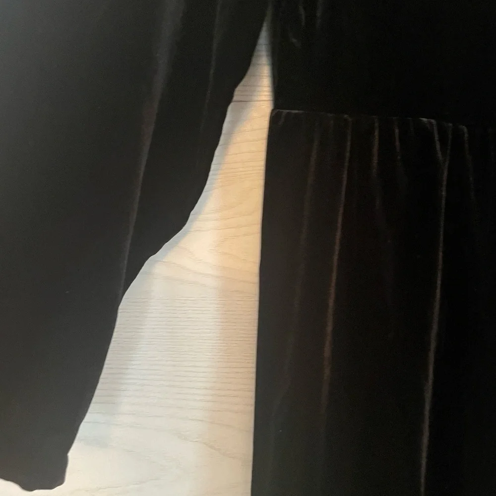 Girls Gap Black. Velour Holiday Dress Size Medium